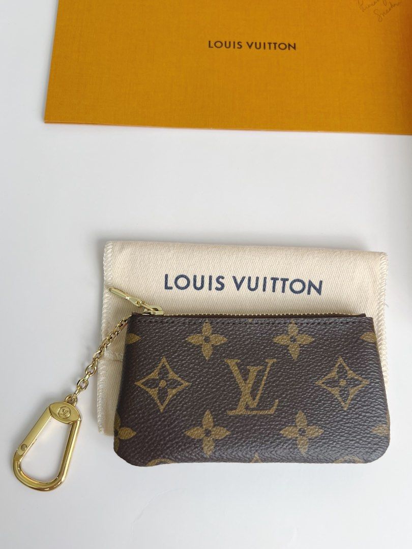 Louis Vuitton Key Cles Pouch (Category: Luxury Bags & Wallets) located in Paranaque City. Submitted by sugahmomma (Listing ID 1428599246, Image 3). Description: Thanks for your interest in this item. Price posted is the LAST PRICE. Prices are based on the brand, quality and condition of the items. I don’t do meet-ups because of my busy schedule. Please read item info below: 🔥LOUIS VUITTON Ley Cles in Monogram Authentic and Genuine ✨ Pristine! ✨M