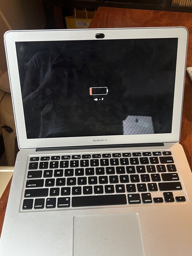 Macbook Air 2015 (Category: Laptops & Notebooks) located in Marikina City. Submitted by rellala (Listing ID 1428509112, Image 3). Description: Bought 2017 .