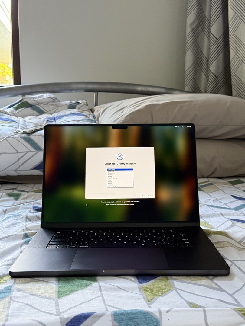 Macbook Pro 16 inch M3 Max 48GB, 1TB (Category: Laptops & Notebooks) located in Marikina City. Submitted by brodiaj (Listing ID 1428527838, Image 2). Description: M3 Max chip (Negotiable for sure buyer) *48GB Memory *1TB Storage (SSD) 225cc 91% battery health Purchased from Powermac Includes: -16 inch MacBook Pro -cable cord - case May light hairline lang and chip paint due to case Rfs: Need funds. Personal laptop mainly use for work..