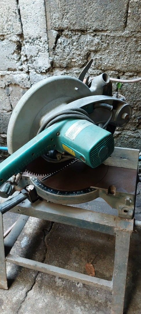 Makita LS1440 Mitre Saw (Category: Construction Tools & Equipment) located in Valenzuela. Submitted by newbear.425b6e (Listing ID 1428509685, Image 2). Description: makita miter saw made from JAPAN. 18k only. working kasama npo ung stand.