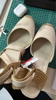 （分類：）位於 。 由 chloe.pyy 提交（商品編號 1428572726，圖片 1）。簡介： 。