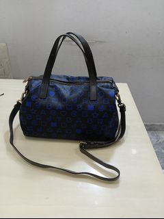 (Category: ) located in . Submitted by helensktan (Listing ID 1428583579, Image 1). Description: .