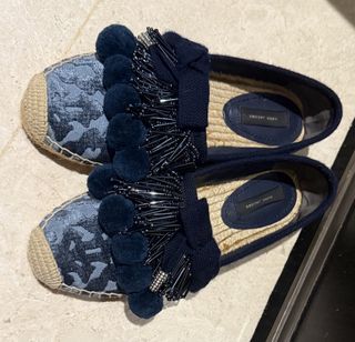(Category: ) located in . Submitted by missdmeanour (Listing ID 1428471351, Image 1). Description: .