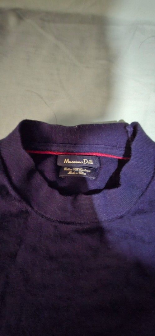 Massimo Dutti Knit Wear Silk/Cashmere (Category: Tshirts & Polo Shirts ) located in Makati City. Submitted by mjohn0615 (Listing ID 1428461685, Image 2). Description: Massimo Dutti Knit Wear Cotton, silk and cashmere mix materials. Body hugging fit..