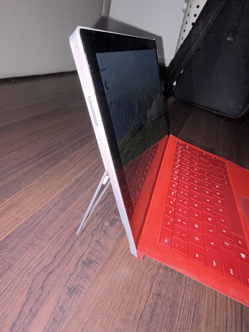 Microsoft Surface Pro 3 - Red Keyboard Cover412410973814138883