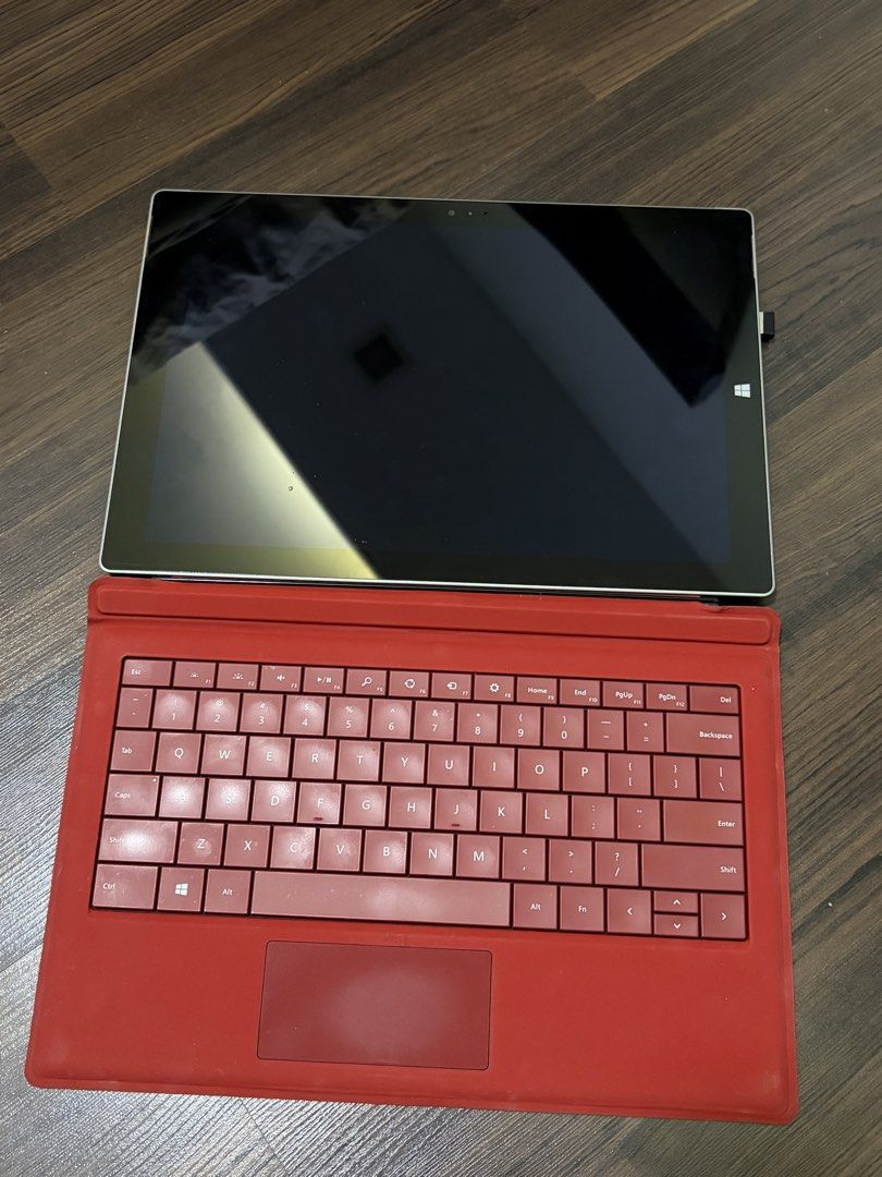 Microsoft Surface Pro 3 - Red Keyboard Cover412410973814138881