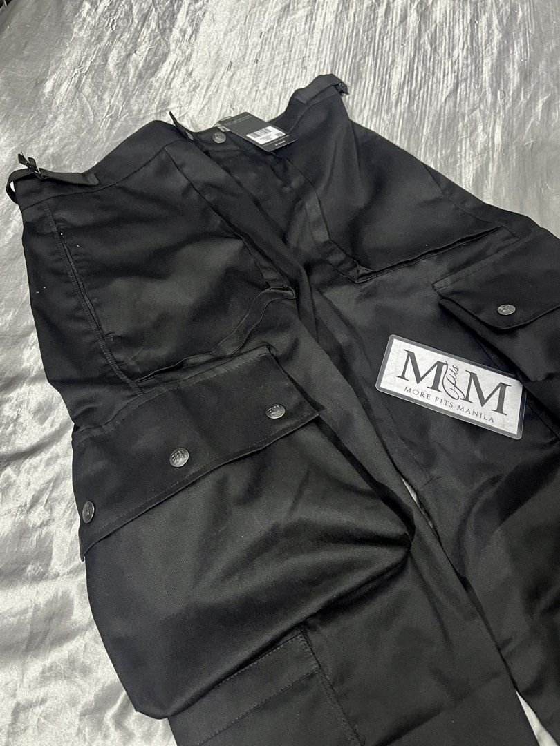 MN+LA Militia Pants V2 in Graphite (Category: Joggers) located in Muntinlupa City. Submitted by marleyinmnl (Listing ID 1428440098, Image 2). Description: Militia Pants V2 in Graphite For Sale Brand New Complete Tags/Ziplock Militia Pants V2 in Graphite Large and XL Available 3,270 Only Muntinlupa Location.