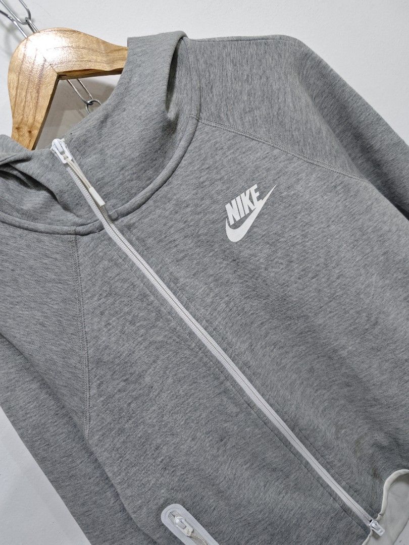 Nike tech fleece Gray Hoodie Jacket - Medium (Category: Coats, Jackets and Outerwear) located in Bulacan. Submitted by pzj_thrift (Listing ID 1428474613, Image 2). Description: L 22 W 20 Condition 9/10 Color rate 9.5/10 Issue small stain .