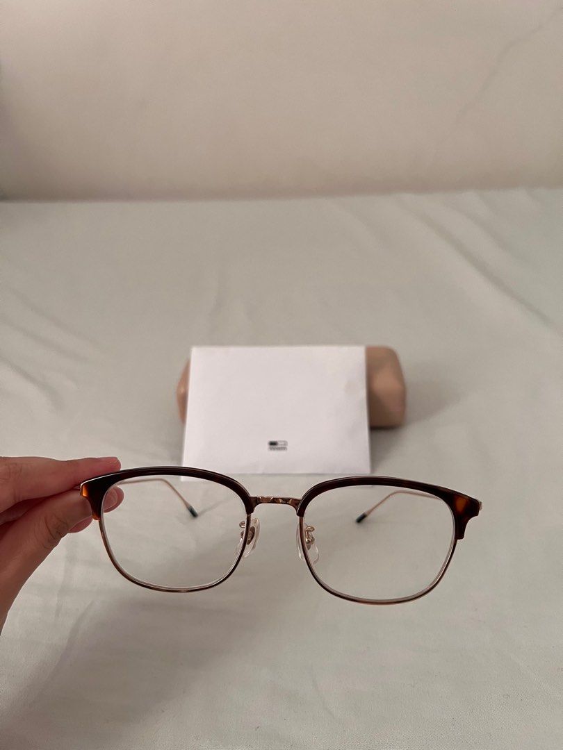 owndays sunglasses (Category: Sunglasses & Eyewear) located in Mandaue City. Submitted by user3234 (Listing ID 1428599985, Image 2). Description: used a few times only-can still pass as new graded-u can have it changed in the store.