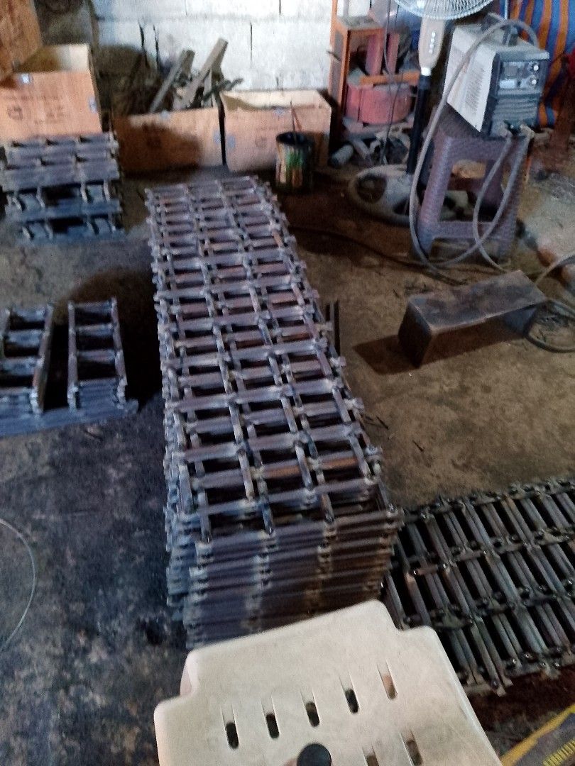 Pallets for Chb machine (Category: Construction & Building Materials) located in Manila. Submitted by jamraels--031024 (Listing ID 1428522455, Image 3). Description: pallets for sale oval bar acerado size 4, 5 ,6 are available .