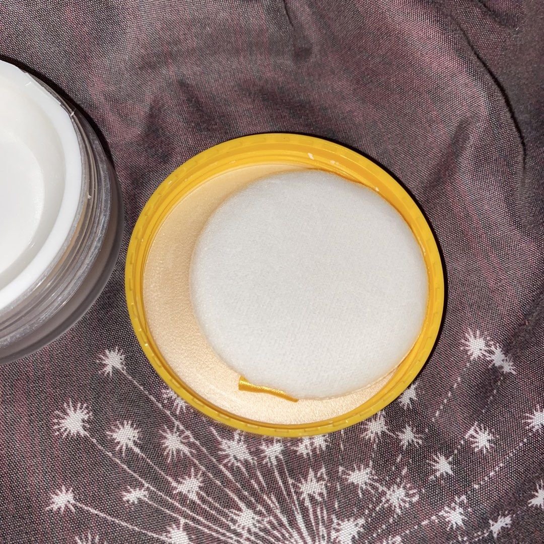 Popique Loose Setting Powder in Shell (Category: Makeup) located in Baguio. Submitted by from.deana (Listing ID 1428547692, Image 3). Description: puff still clean NEVER USED, barely used yung mismong product, around max of 10 dips lang sa sifter using my own makeup brush rfs: hinintay ko lang magrestock lovely huhu buy niyo na this please .