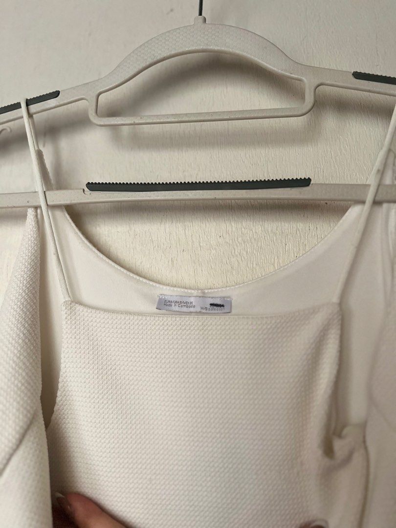 Preloved Zara Halter Dress (Category: Dresses) located in Quezon City. Submitted by ramnayeon_ (Listing ID 1428474762, Image 2). Description: - size: M-L - waist: 36 in.