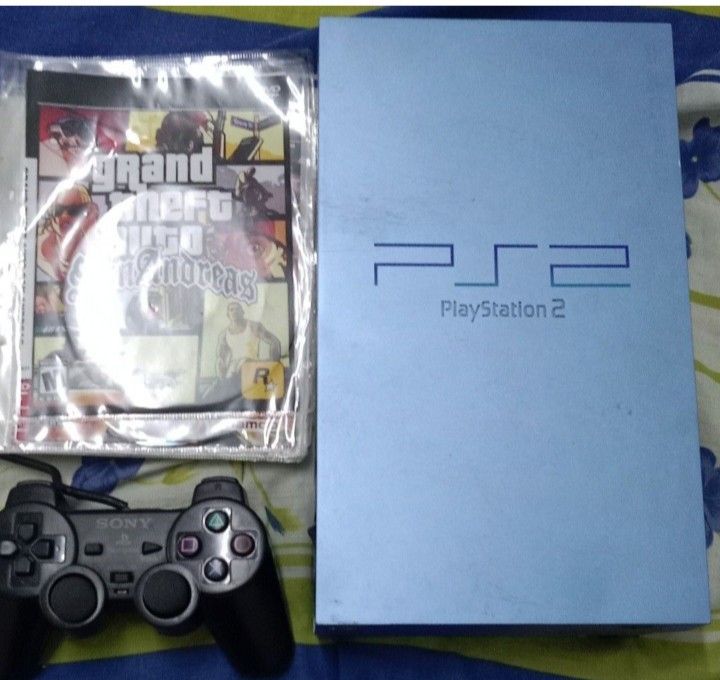 PS2 Fat limited edition (Category: PlayStation) located in Senai. Submitted by sham17 (Listing ID 1428565202, Image 1). Description: berminat bole pm atau pun ws 0143757002.