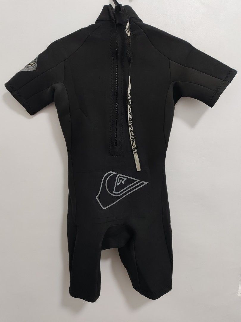 Quiksilver Shorty Wetsuit Kids (Category: Swim Top & Rash Guards) located in Cavite. Submitted by whew12 (Listing ID 1428453362, Image 2). Description: 🔥 Brand/Item: Quiksilver Shorty Wetsuit Kids Size 12 📏 Size: 12 💰 Price: ₱1000 🚚 Shipping: J&T or Lalamove (Shipping fee shouldered by buyer) 📸 Swipe for more photos and details ⚠️ Color may vary slightly due to lighting 💌 DM for inquiries .