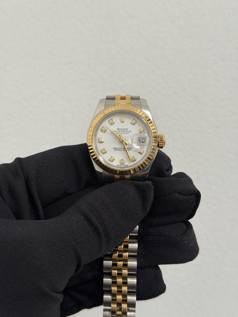 Rolex Datejust 26 Two Tone White Dial (Category: Luxury Watches) located in Quezon City. Submitted by nmimicu (Listing ID 1428604873, Image 2). Description: 179173 26mm Year 2014 Condition 9.8/10 San Juan City.