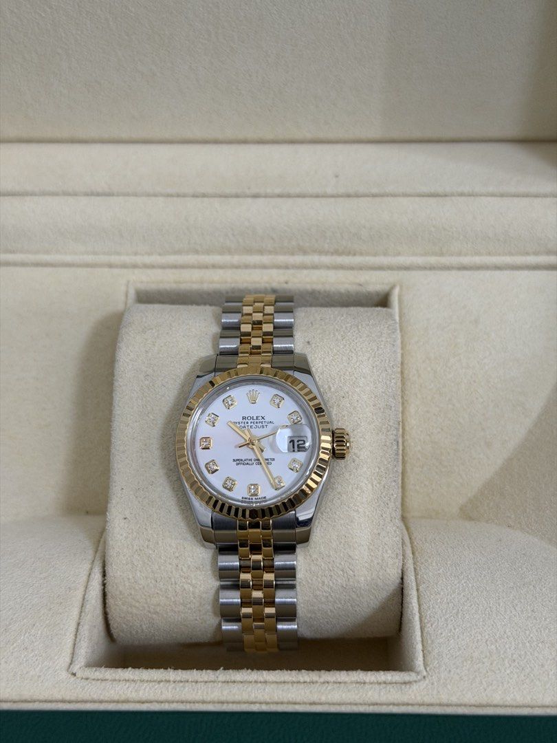 Rolex Datejust 26 Two Tone White Dial (Category: Luxury Watches) located in Quezon City. Submitted by nmimicu (Listing ID 1428604873, Image 1). Description: 179173 26mm Year 2014 Condition 9.8/10 San Juan City.