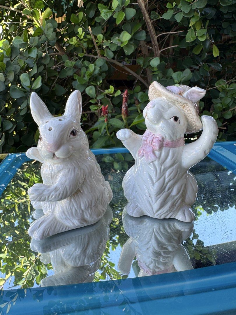 Salt and pepper shaker (Category: Cookware & Accessories) located in Davao. Submitted by parteawares2 (Listing ID 1428450336, Image 2). Description: Bunny salt and pepper shaker .