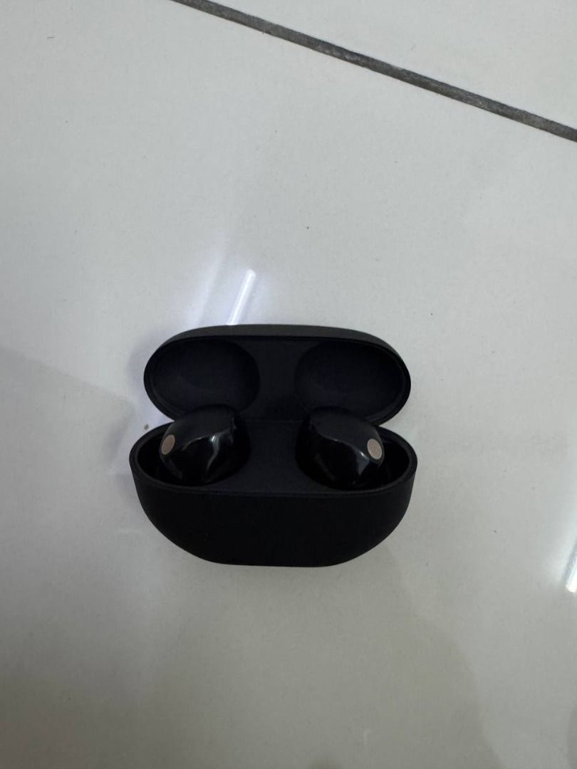 Sony Wireless Earbuds (Category: Earphones) located in Kuala Lumpur. Submitted by elvis1699n34869 (Listing ID 1428551378, Image 2). Description: Selling my Sony WF-1000XM5 earbuds. Still in excellent condition 📦 Condition: 9/10 (well taken care of) No scratches / fully functional Comes with original charging case (and accessories if you still have them) 💰 Reason for selling: Not using it much. Price RM 400 may nego .