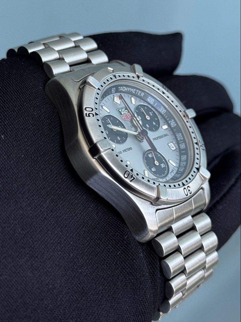 Tag Heuer 2000 Professional Panda Dial (Category: Luxury Watches) located in Quezon City. Submitted by mjgorobat15 (Listing ID 1428434542, Image 3). Description: Tag Heuer 2000 Professional Panda Dial •Reference No. CE1111-RO •Movement: Swiss Quartz Chronograph •Case diameter: 40mm •Sapphire Crystal •Gray Panda Dial •Wrist size up to 15.5cm •Inclusions: Tag Heuer Double Box •Condition: 9/10 newly serviced.