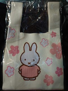 （分類：）位於 。 由 fleurpapillon 提交（商品編號 1428481918，圖片 1）。簡介： 。