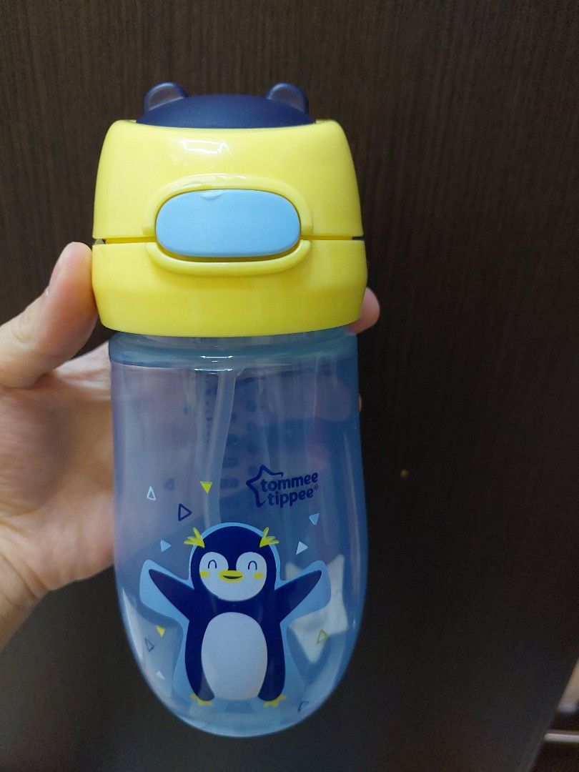Tommee tipee straw cup (Category: Weaning & Toddler Feeding) located in Makati City. Submitted by monicaelise (Listing ID 1428538135, Image 1). Description: never used only removed the packaging..