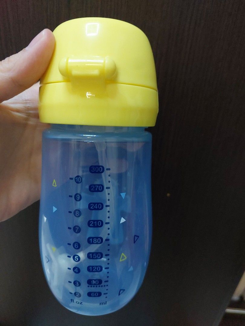 Tommee tipee straw cup (Category: Weaning & Toddler Feeding) located in Makati City. Submitted by monicaelise (Listing ID 1428538135, Image 2). Description: never used only removed the packaging..