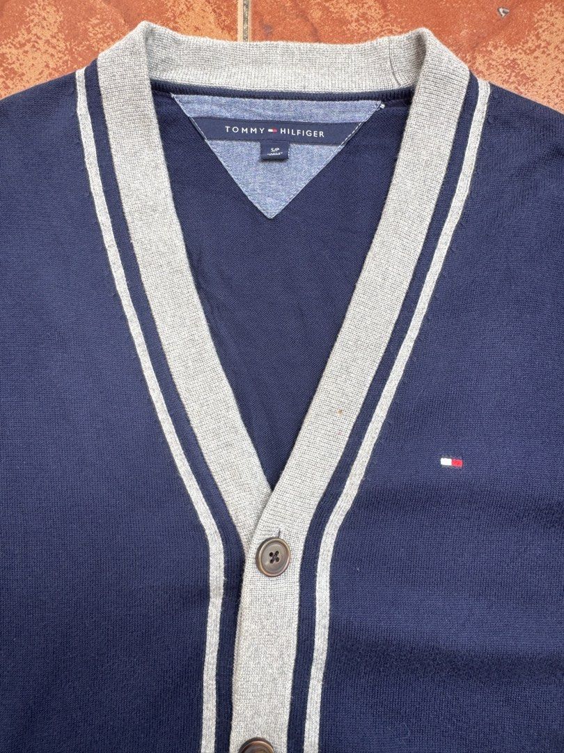 Tommy Hilfiger Cardigan (Category: Coats, Jackets and Outerwear) located in Kabankalan. Submitted by secondhandgems2 (Listing ID 1428459171, Image 3). Description: Size small on tag (20w 27L) Excellent condition No flaws.