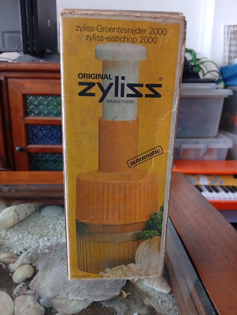 Zyliss Eazichop 2000 Vegetable Chopper