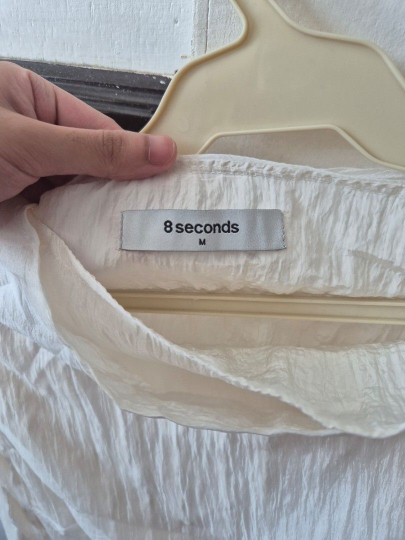 8 Seconds Wrap tie Skirt (Category: Skirts) located in Manila. Submitted by the_cabinetdeclutter (Listing ID 1428612274, Image 3). Description: -Size: Medium (Check photos for measurements. For reference, I have 27 waist) -Color: White -Wrap style skirt with zipper in the side -Has inner lining -Super ganda ng tela -Never been used. -Bought this for around 1k. Price is negotiable. -Also available in peach. Check other listing. (2 for 800).