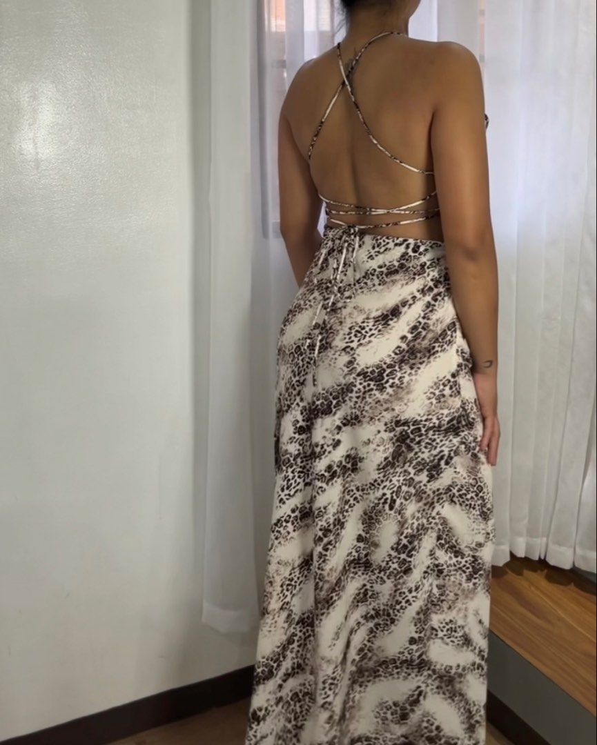 Animal Print Maxi Summer Dress (Category: Dresses) located in Bacoor. Submitted by _prelovedbyeva (Listing ID 1428680780, Image 1). Description: ✨ Long Summer Dress ✨ Selling this flowy preloved piece — still in excellent condition 🌸 🌿 Details: • Style: Long / Maxi Dress / Summer • Lightweight & breathable fabric • Flowy and comfortable fit • Perfect for beach trips, vacations, or casual days 💖 Condition: • Gently used / like new • No stains, 