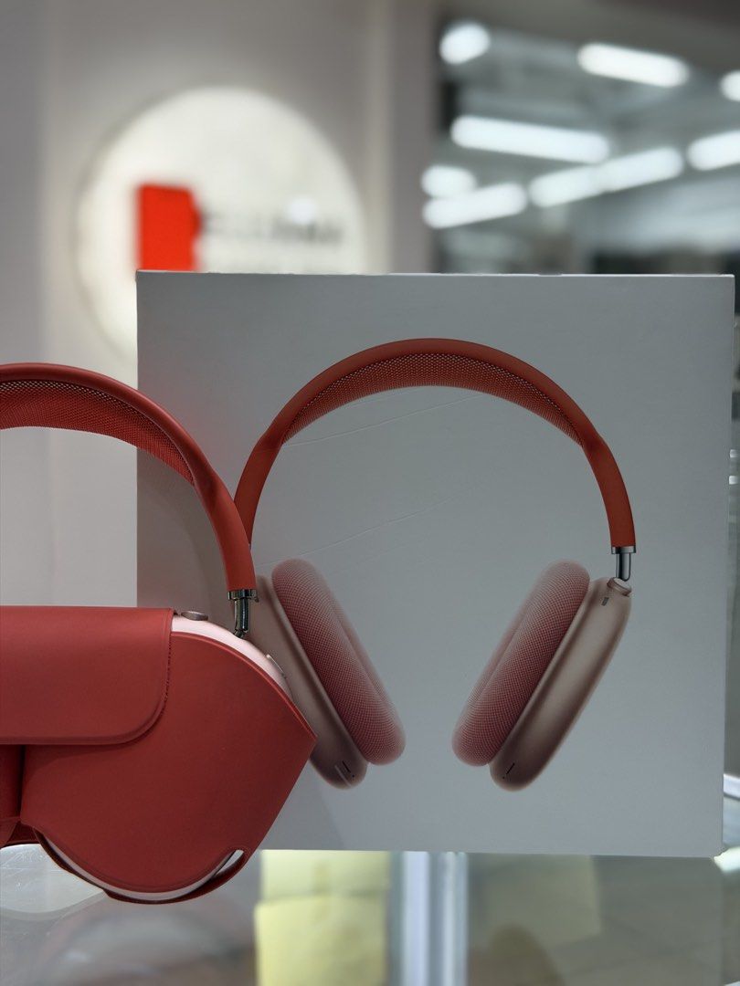 Apple Airpods Max V1 (Category: Earphones) located in San Juan City. Submitted by gadgetstationph (Listing ID 1428630256, Image 2). Description: Second Hand! Apple Airpods Max Pink V1 With Original Box and Smart Case.