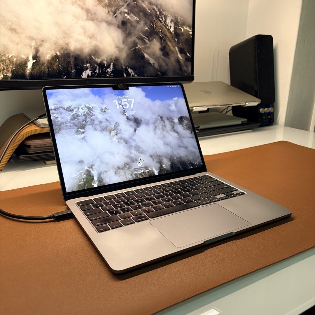 Apple MacBook Air M2 (2022)412357320518543365