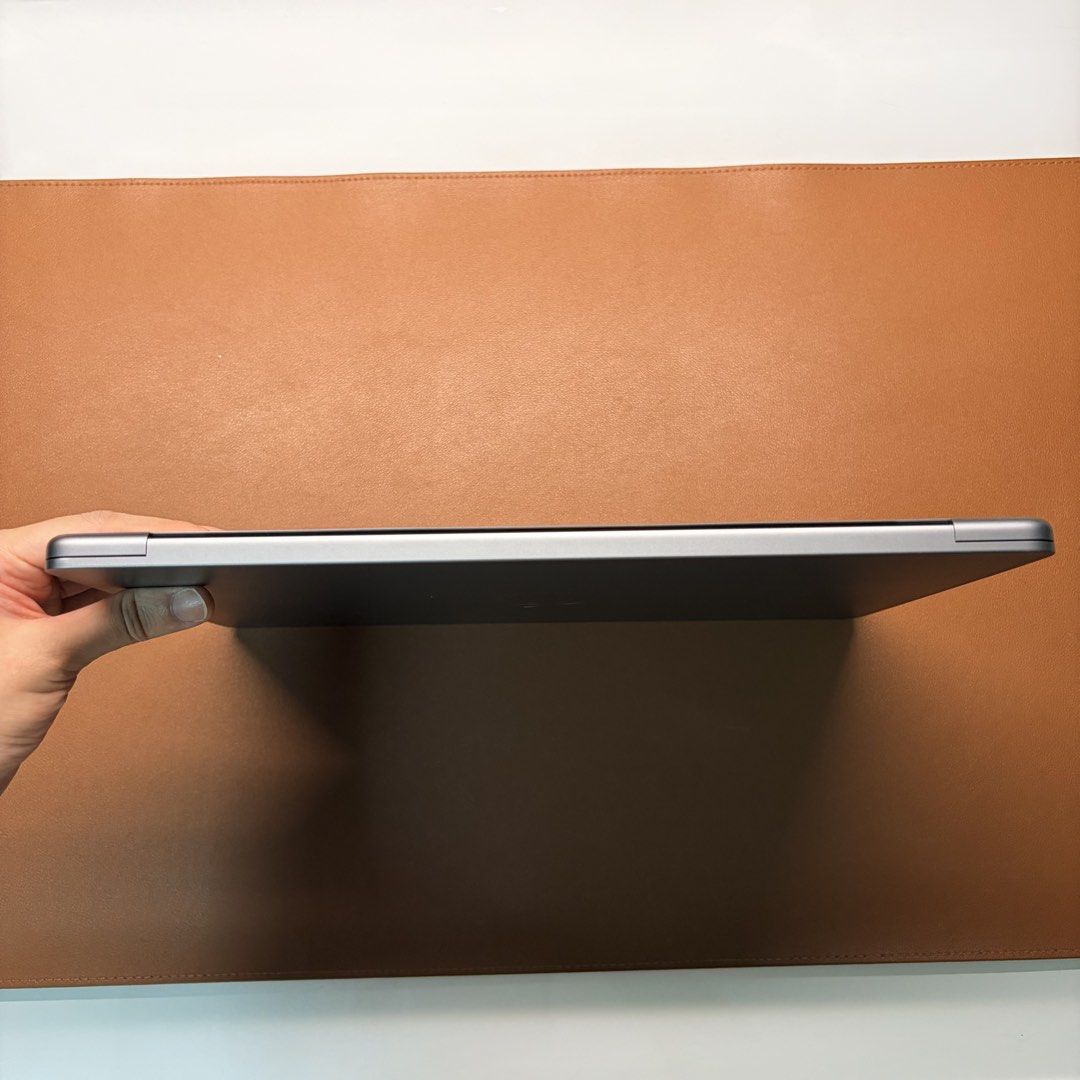 Apple MacBook Air M2 (2022)412357320518543369