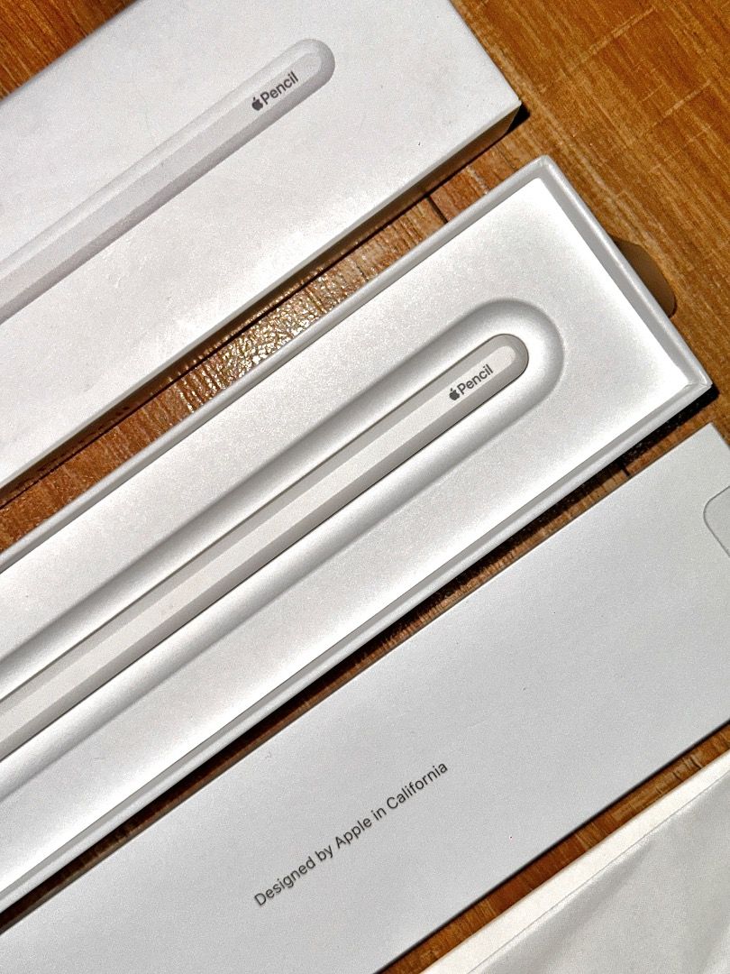 Apple Pencil (2nd Generation) (Category: Other Mobile & Gadget Accessories) located in Lucena. Submitted by francisdericklzd (Listing ID 1428720793, Image 2). Description: Apple Pencil (2nd generation). It delivers pixel-perfect precision and industry-leading low latency, making it great for drawing, sketching, coloring, taking notes, marking up email, and more. It pairs, charges, and stores magnetically on the side of your iPad. Compatible with 
