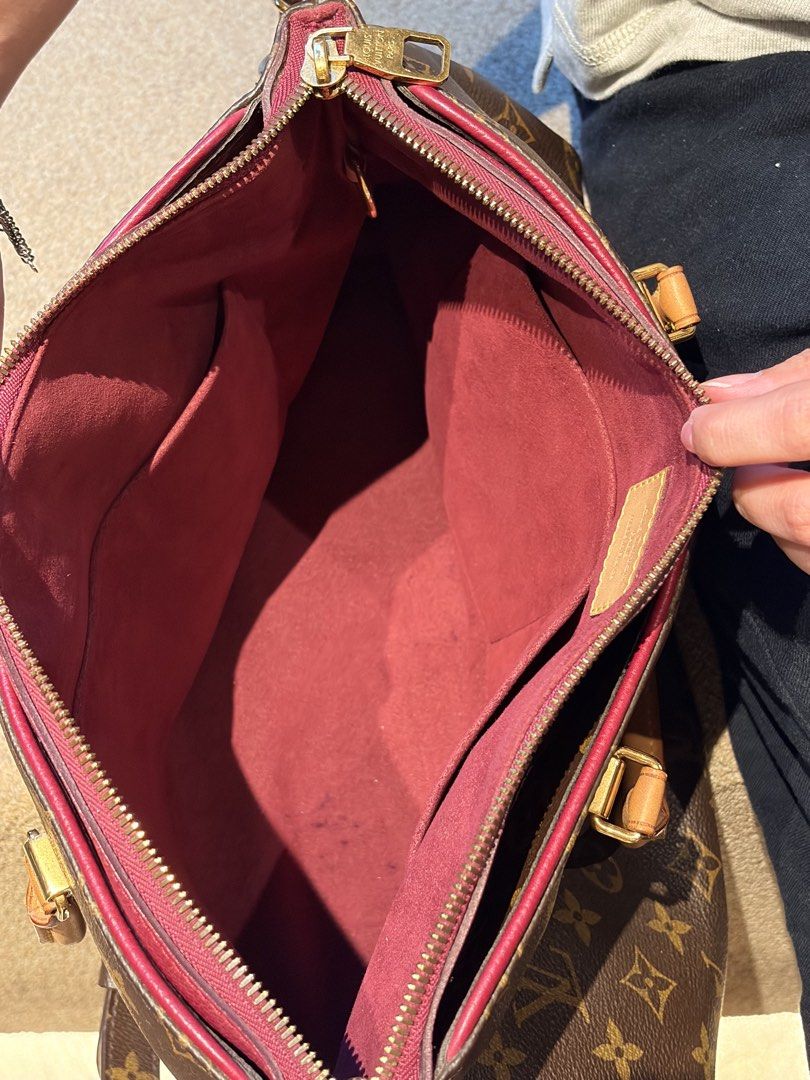 AUTHENTIC LV PALLAS (Category: Luxury Bags & Wallets) located in Manila. Submitted by cjcanono0656636 (Listing ID 1428721218, Image 3). Description: Pre-Owned LV Pallas for sale! Price can be negotiated. No damage but there are signs of usage No Dust bag No Box.