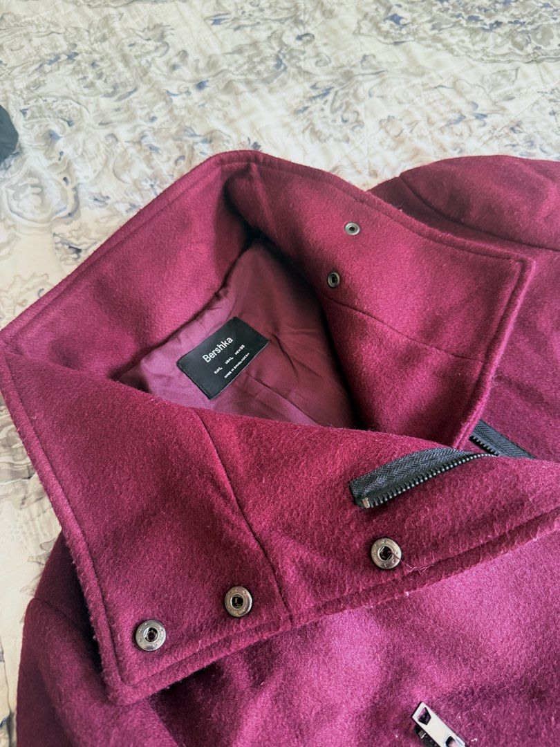 Bershka Burgundy Coat (Category: Coats, Jackets and Outerwear) located in Manila. Submitted by clutterfree.issa (Listing ID 1428650722, Image 2). Description: Thick coat, lined, zipper and buttons are all ok. Tag says Large but fits small. For reference, I’m 5’2 small frame (115lbs) and this coat fits me just right. Length falls 2 inches above knees..
