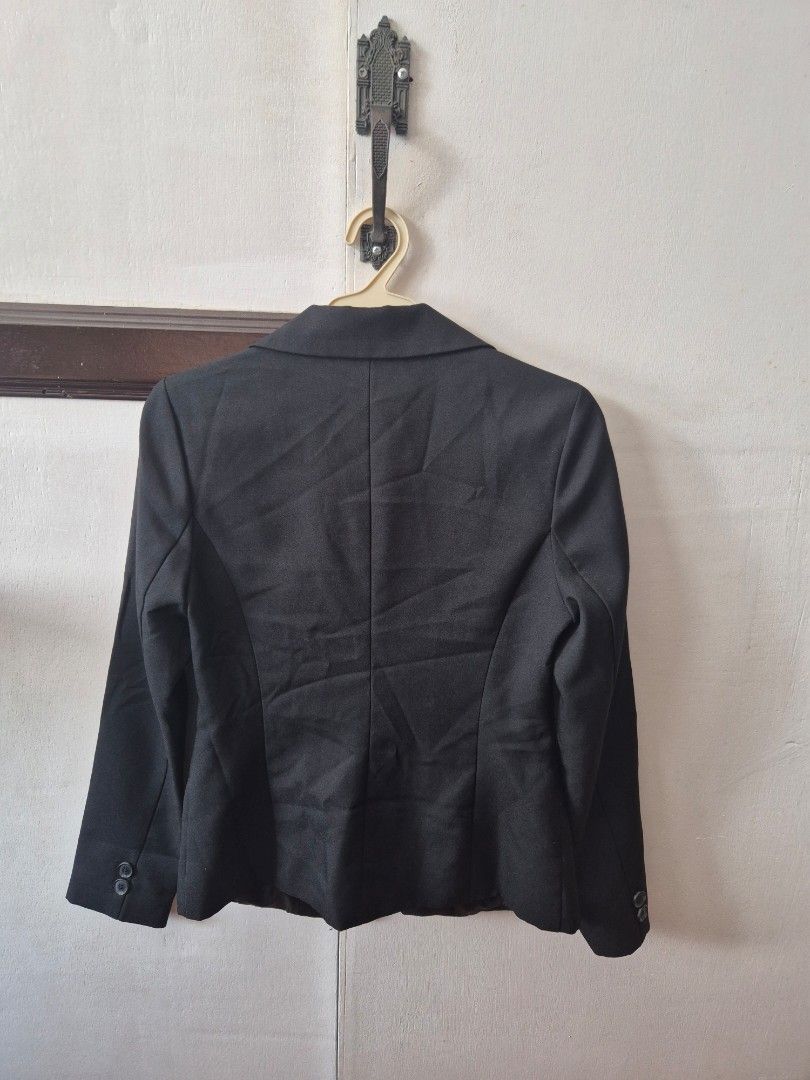 Black Blazer (Category: Coats, Jackets and Outerwear) located in Manila. Submitted by the_cabinetdeclutter (Listing ID 1428621804, Image 2). Description: Size: Small Not padded.