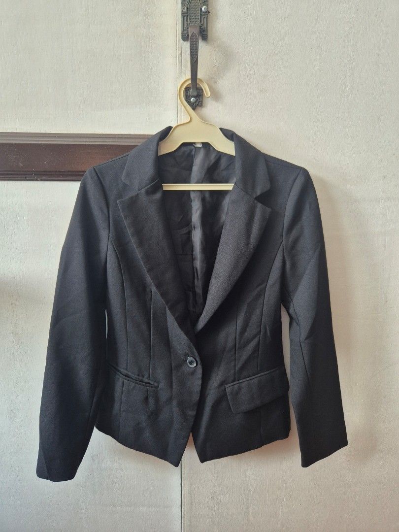 Black Blazer (Category: Coats, Jackets and Outerwear) located in Manila. Submitted by the_cabinetdeclutter (Listing ID 1428621804, Image 1). Description: Size: Small Not padded.