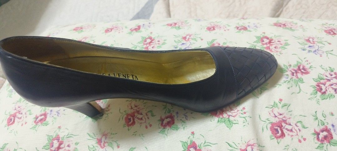Bottega Veneta Navy Leather Heels (Category: Heels) located in Manila. Submitted by anette01 (Listing ID 1428690876, Image 1). Description: Bottega Venetta Pump Navy Leather Woven Cap Toe Vintage Con Heel Size 8AA used but not abused.. issue is with the tip of the heels no rubber but you can easily fix this other than that there no other issue .