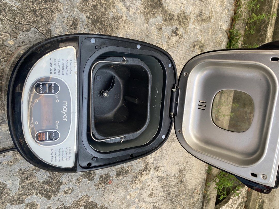 Bread maker machine/ Jam maker machine. (Category: Breadmakers) located in Singapore. Submitted by hiskingdom (Listing ID 1428624079, Image 3). Description: .
