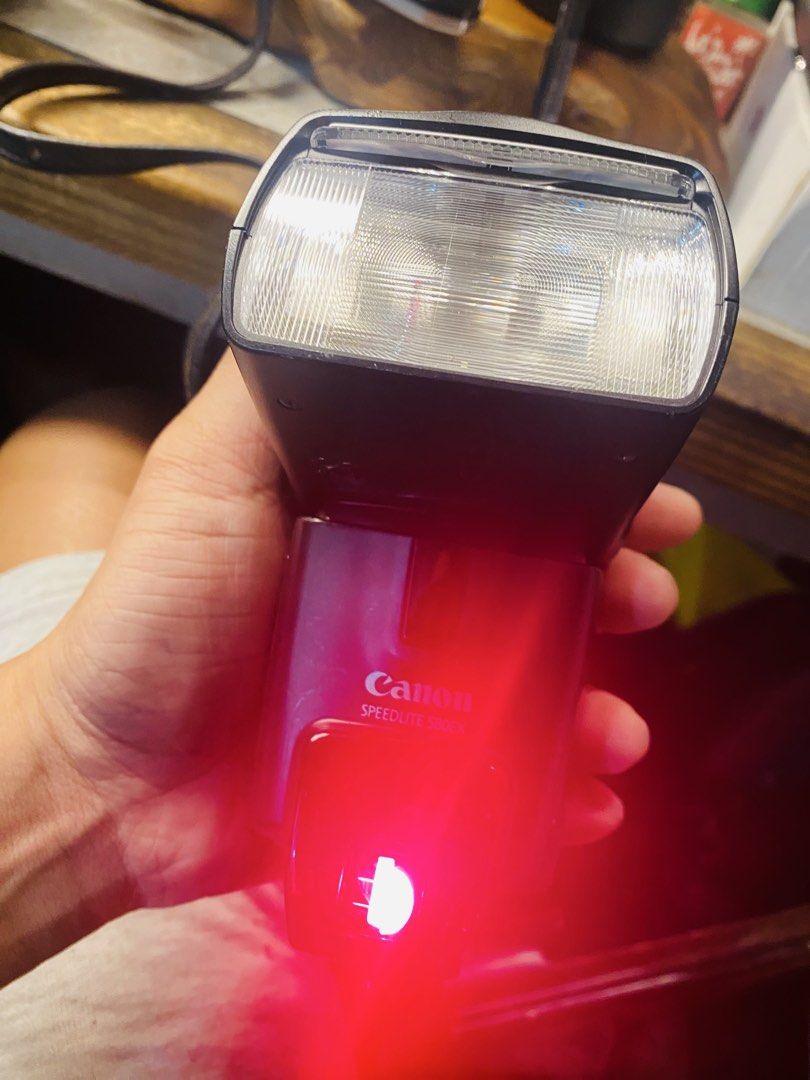 Canon Speedlite 580EX Flash (Category: Flashes) located in Bacolod City. Submitted by jeffreyhue19895 (Listing ID 1428664378, Image 2). Description: Working & From japan.