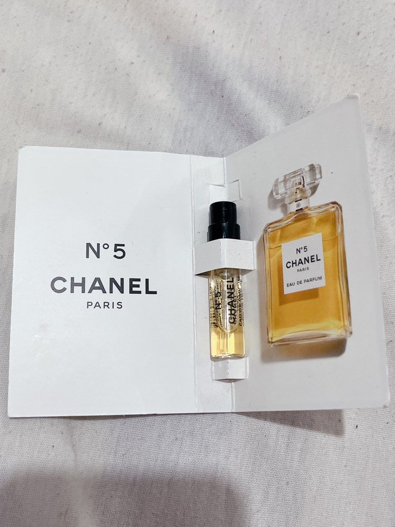 Chanel No. 5 Hair Mist 35 ml + Eau De Parfum Sample - Bundle (Category: Fragrance & Deodorants) located in Mandaluyong City. Submitted by softiess143 (Listing ID 1428694442, Image 3). Description: • I bought the Hair Mist from Japan - only sprayed once so still 99% full; no box available • For the sample perfume, also only sprayed once; the paper packaging is a little crumpled • Mode of payment: Gcash or Landbank only • Grab or Lalamove delivery 