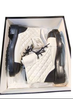 (Category: ) located in . Submitted by style_essentials2023 (Listing ID 1428660897, Image 1). Description: .
