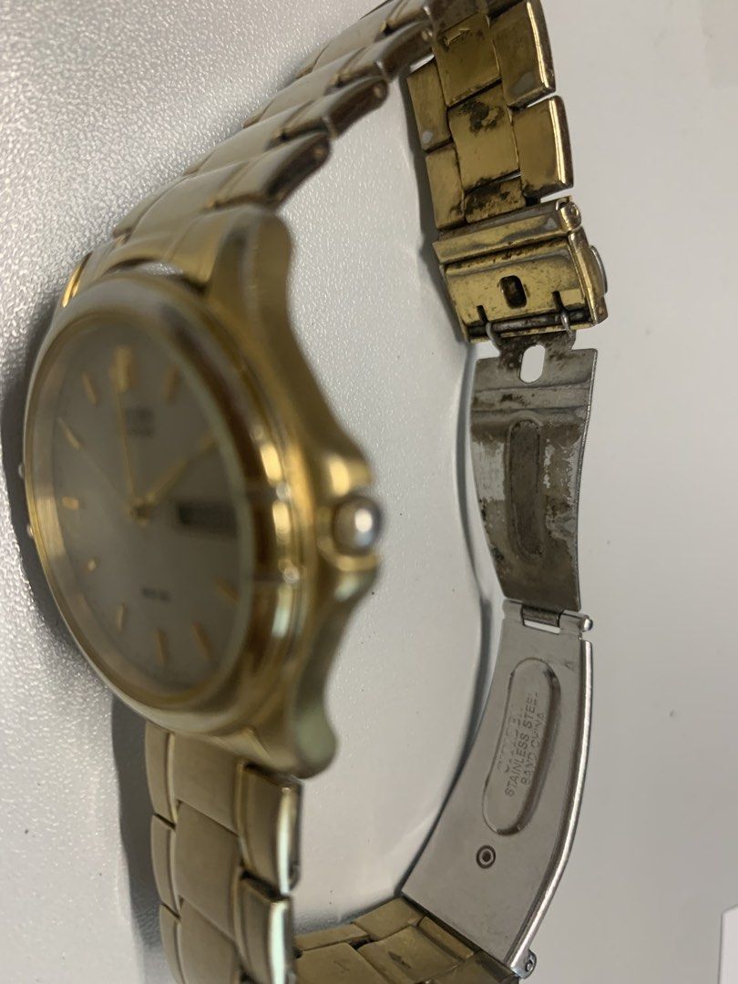 Citizen ecodrive (Category: Men's Watches) located in Paranaque City. Submitted by obin08 (Listing ID 1428661069, Image 3). Description: citizen ecodrive issue: date stuck at fri 13.