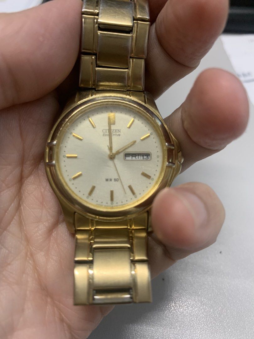 Citizen ecodrive (Category: Men's Watches) located in Paranaque City. Submitted by obin08 (Listing ID 1428661069, Image 1). Description: citizen ecodrive issue: date stuck at fri 13.