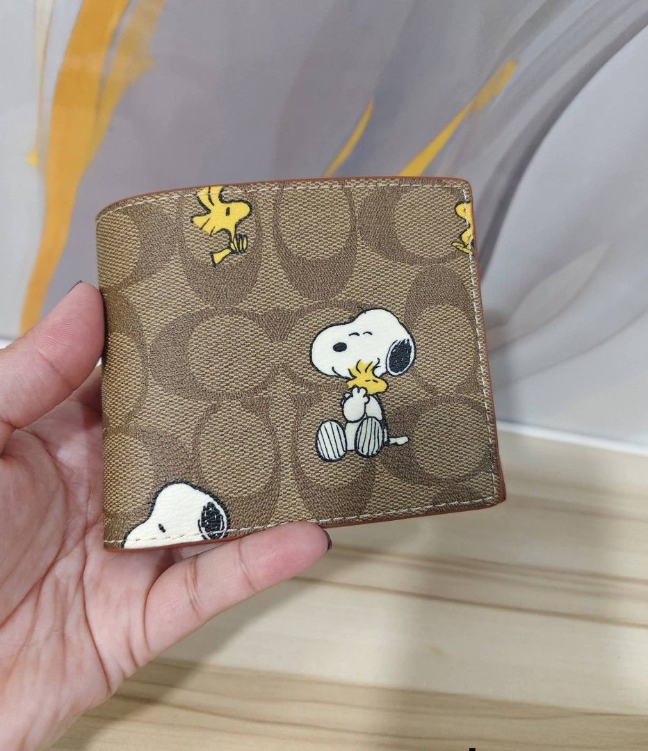 Coach Snoopy Wallet (Category: Luxury Bags & Wallets) located in Manila. Submitted by onlinebenta.ph (Listing ID 1428747646, Image 1). Description: ‼️ AVAILABLE ON HAND‼️ Coach X Peanuts 3-in-1 Wallet in Signature Canvas Brand New and Authentic Market Price: 9k to 12k My price: 6.5k Comes with tag and cc Guaranteed original Available shipping options Lalamove Can ship Nationwide COD with LBC.