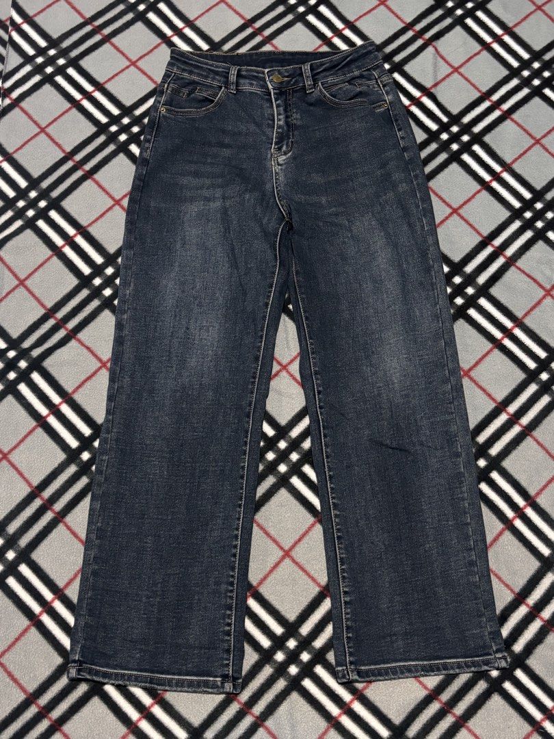 Dark Wash Straight Leg Jeans (read description) (Category: Jeans) located in Caloocan City. Submitted by ___keisells (Listing ID 1428766175, Image 1). Description: Note: 1. PAYO (Pay As You Order) 2. Late Payment Fee: ₱25 a day 3. I WILL NOT entertain slow inquiry Item description: Dimensions: L: 96cm W:34cm Leg Width: 24cm Issue/s: none MOP: Gcash Available MOD: Same Day Delivery only within MM.