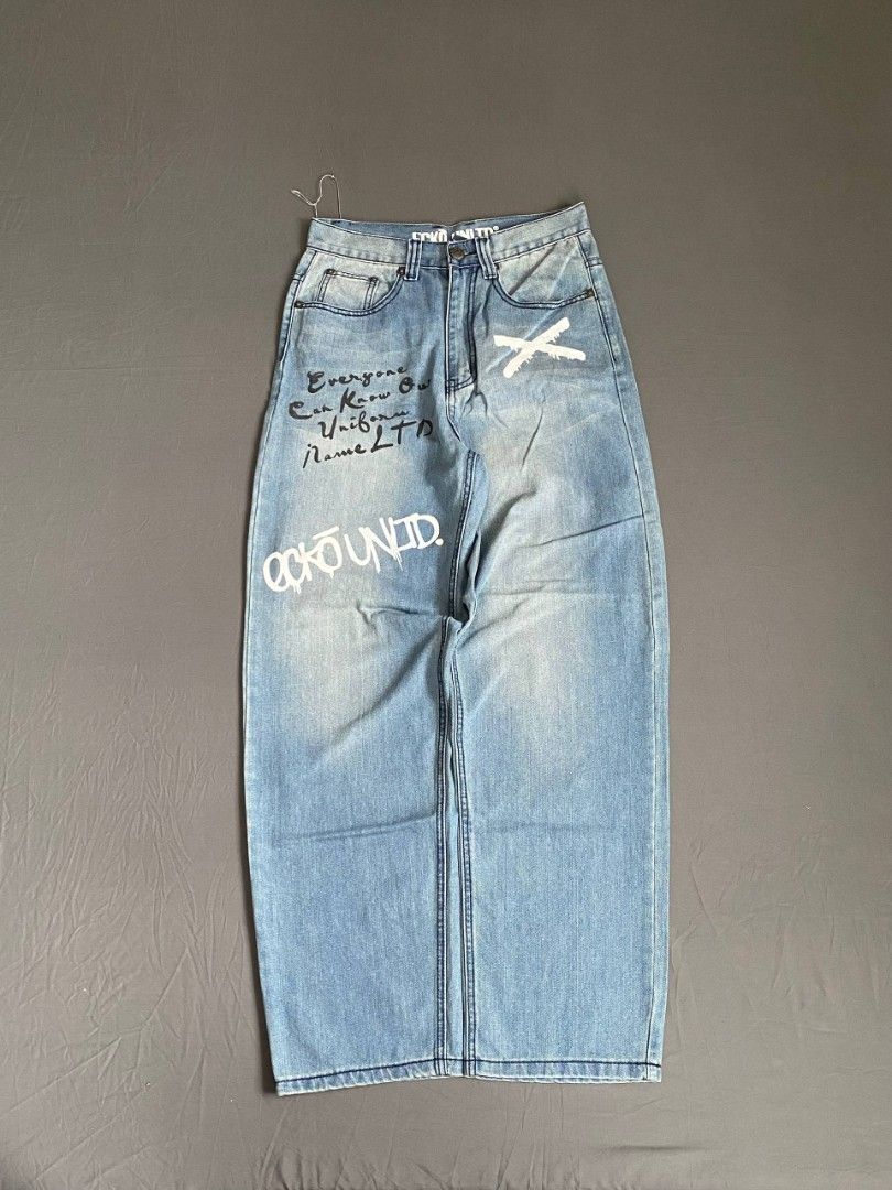 Ecko Unlimited Script Baggy Jeans ‎ (Category: Jeans) located in Dagupan City. Submitted by georgy. (Listing ID 1428637057, Image 3). Description: Ecko Unlimited Script Baggy Jeans ‎ ‎waistline: 30” ‎length: 43.8” ‎leg opening: 8.2” ‎thigh: 12.8” ‎color rate: 10/10 ‎flaws: faded back tag ‎condition: 9.5/10.