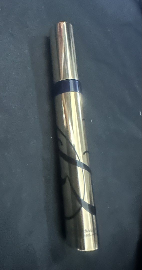 Estee Lauder Sumptuous Extreme Mascara extreme black (Category: Makeup) located in Manila. Submitted by shayne2 (Listing ID 1428610940, Image 1). Description: Extreme black Good as new used twice From US No Box (comes from a set) Opened only a month ago.