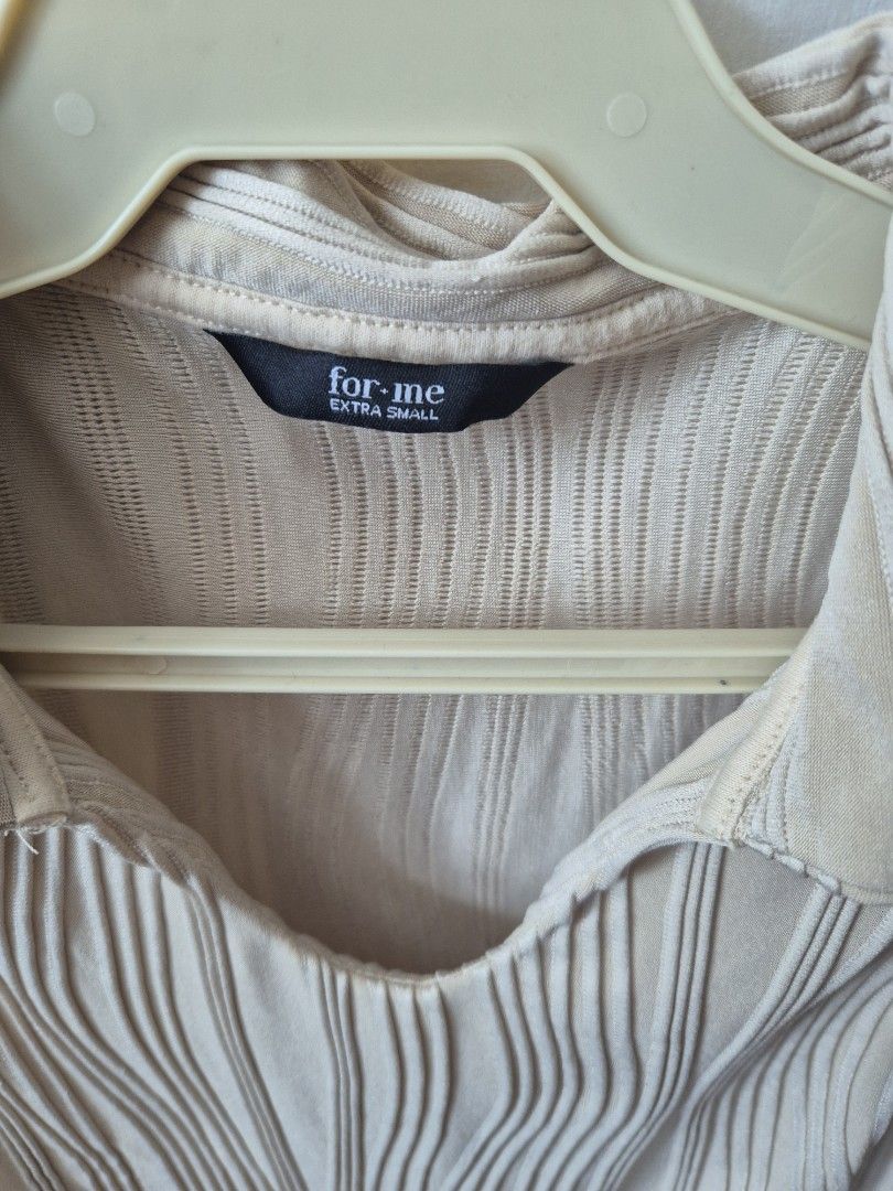 For Me Textured Collared Top (Category: Blouses) located in Manila. Submitted by the_cabinetdeclutter (Listing ID 1428623512, Image 3). Description: Size: XS but can fit up to small Color: Beige.